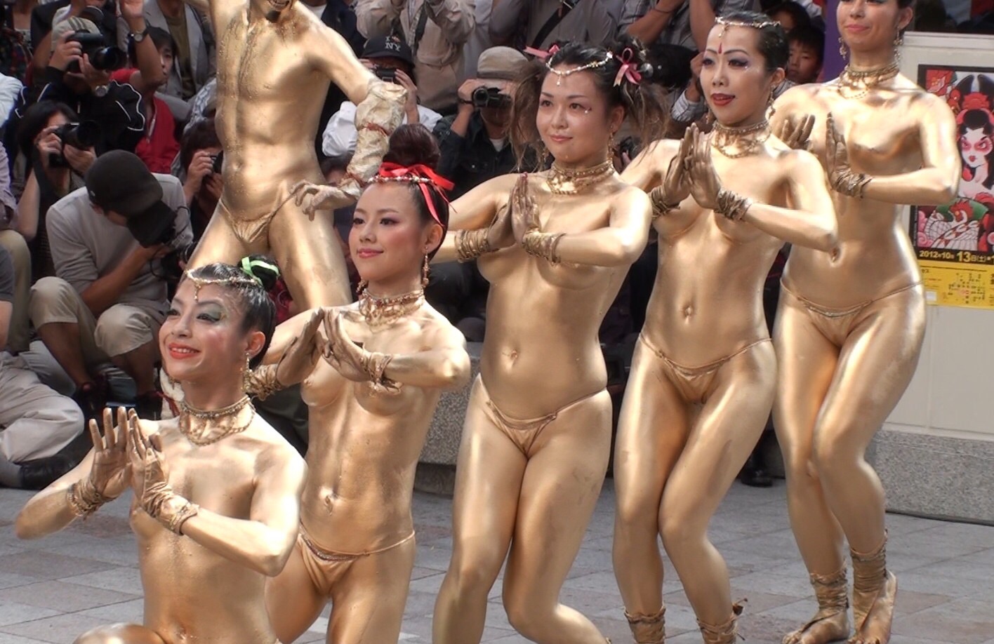 Naked dance japanese