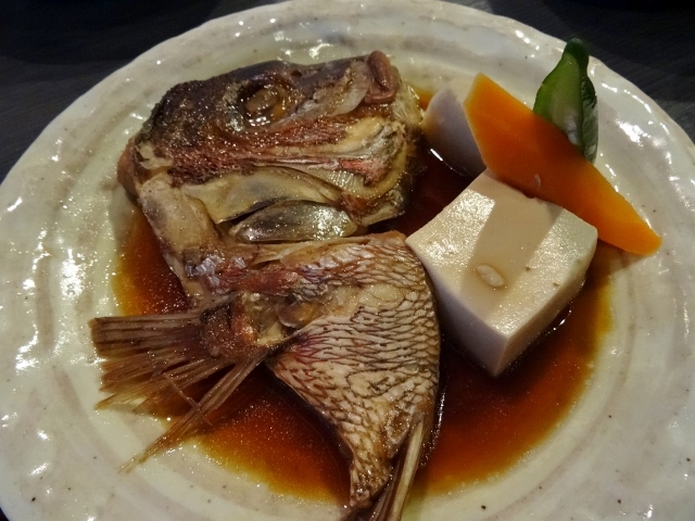 魚屋　ランチ　鯛のかぶと煮