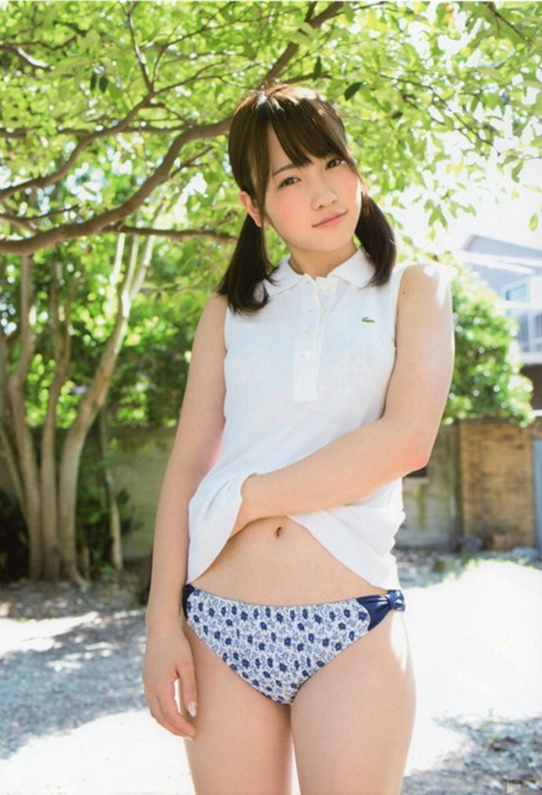 【川栄李奈(AKB48)】美乳おっぱいの水着ハミ乳画像