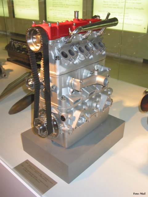 フェラーリ　エンジン