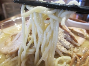 吉相女池店　味噌ﾗｰﾒﾝ　麺