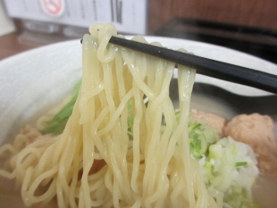 漢　鶏白湯ﾗｰﾒﾝ塩　麺