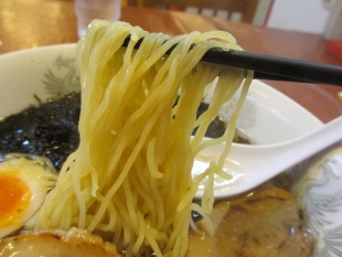港　岩海苔ﾗｰﾒﾝ　麺