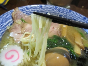 ちょび吉　ｽｰﾊﾟｰｼﾞﾝｼﾞｬｰﾍﾌﾞﾝ　麺