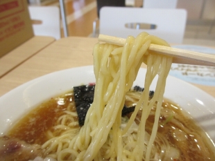 青山製麺　焼ｱｺﾞ醤油ﾗｰﾒﾝ　麺